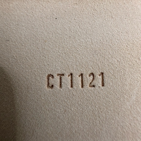 🌸SOLD🌸Louis Vuitton Cut Out Initiales Belt - Picture 8 of 15